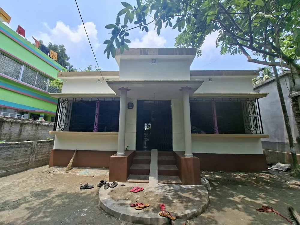 Bungalow Exteriors — site photograph